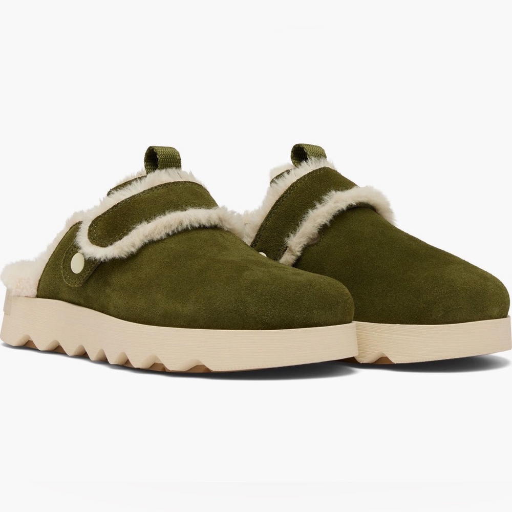 SOREL
Viibe Faux Fur
Clog (Women) Color: Utility Green/ Ceramic
Width: M